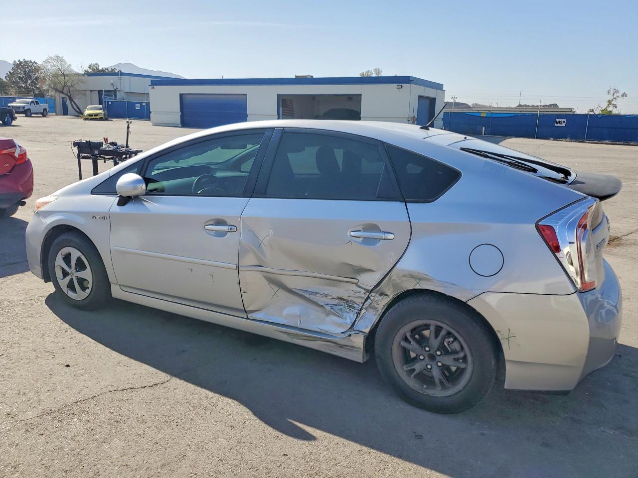 2015 Toyota Prius Two - Фото 2