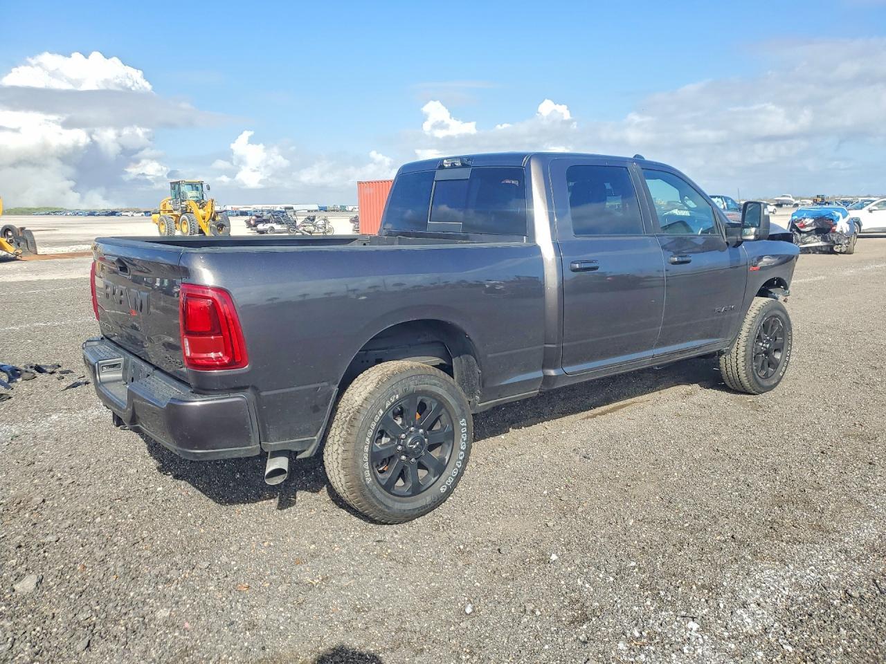 2026 Ram 2500 Laramie - Фото 3