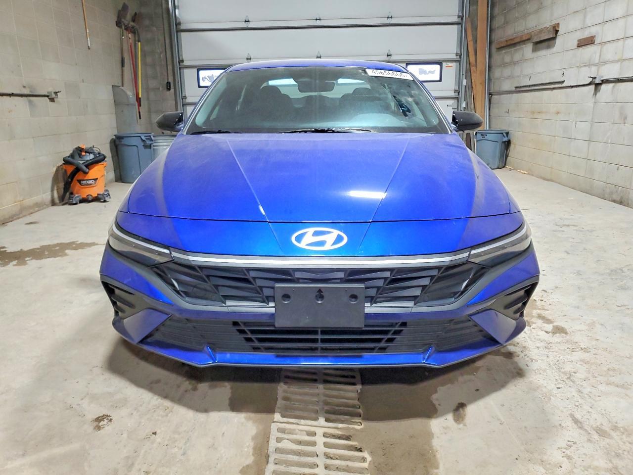 2025 Hyundai Elantra Sel Sport - Image 5