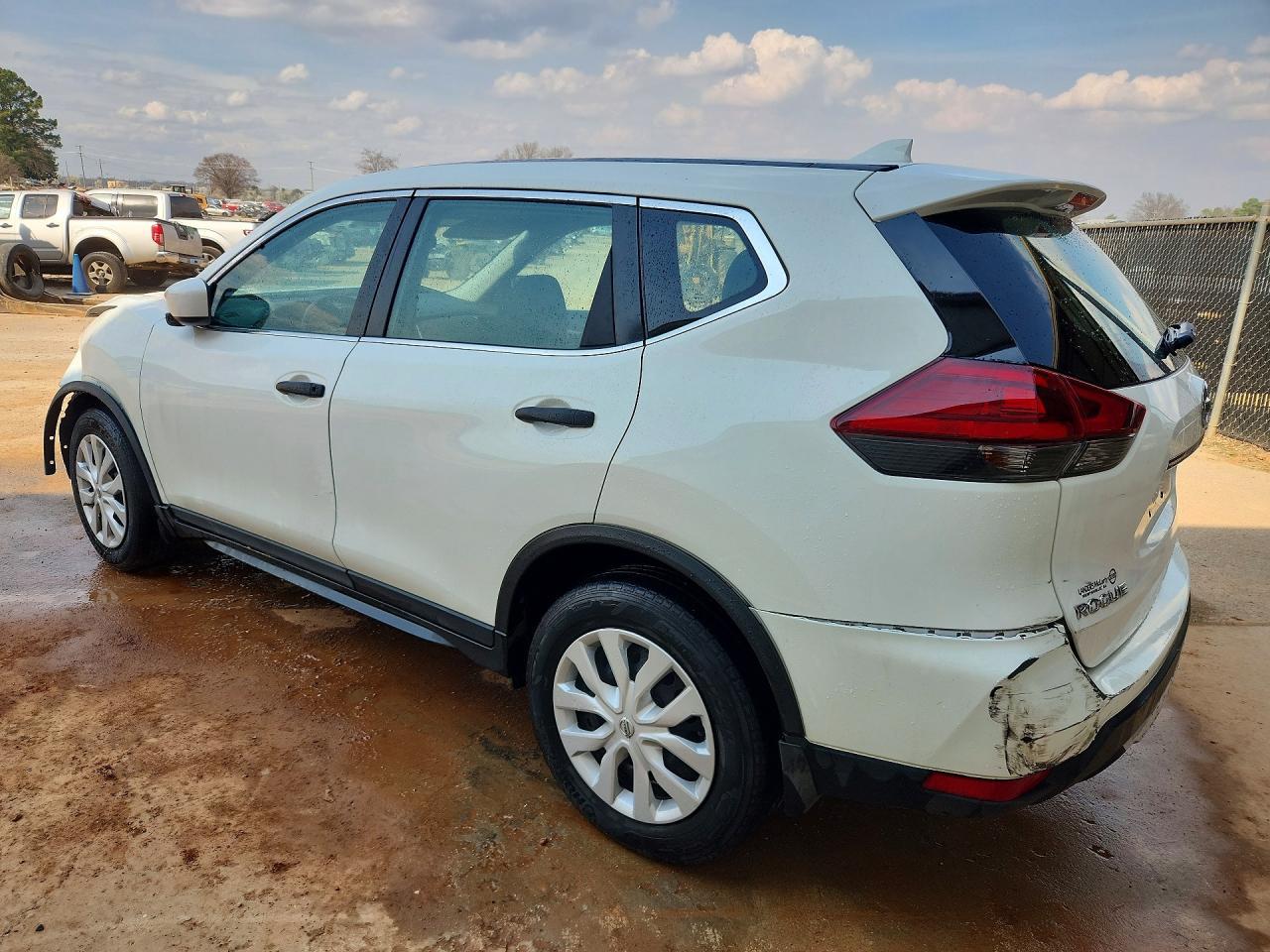 2020 Nissan Rogue S - Фото 2