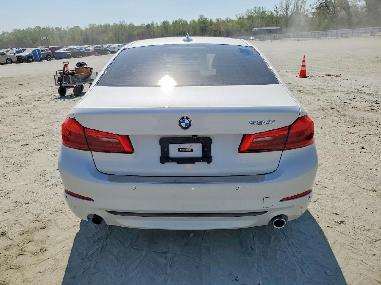 2019 BMW 530 I - Image 6