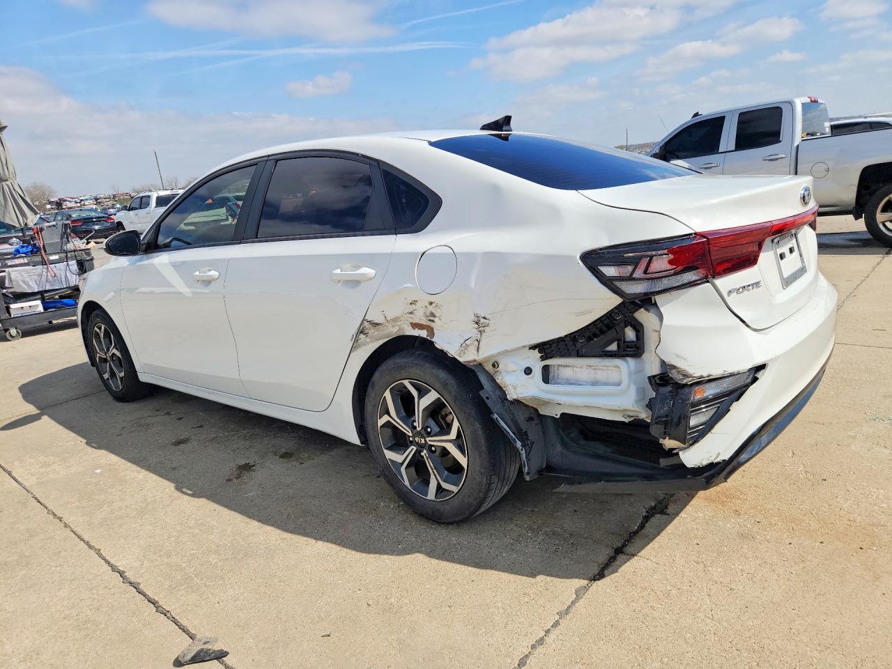 2021 Kia Forte Lxs - Image 2