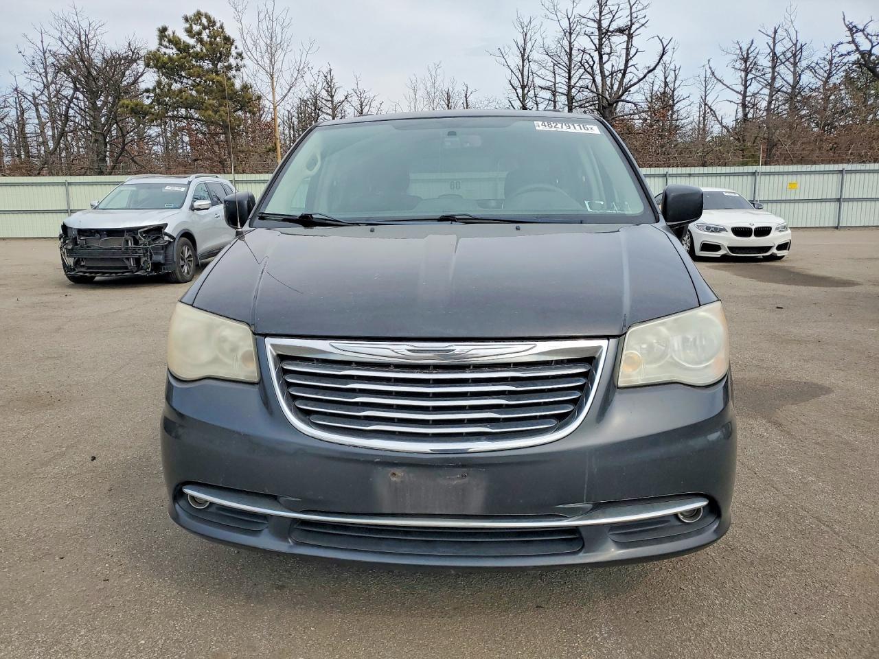 2012 Chrysler Town & Country Touring - Image 5