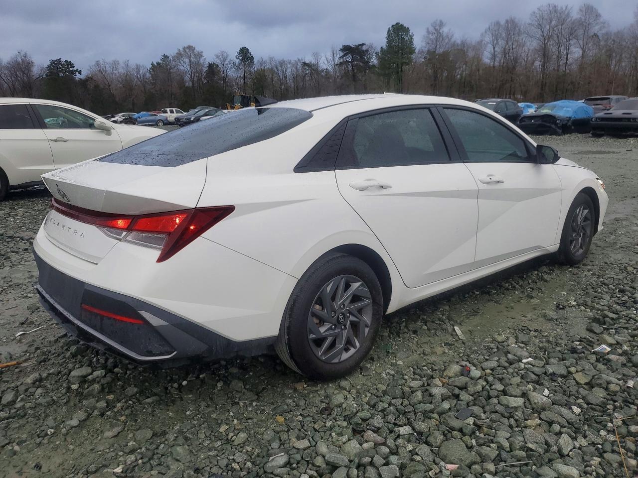 2024 Hyundai Elantra Sel - Фото 3