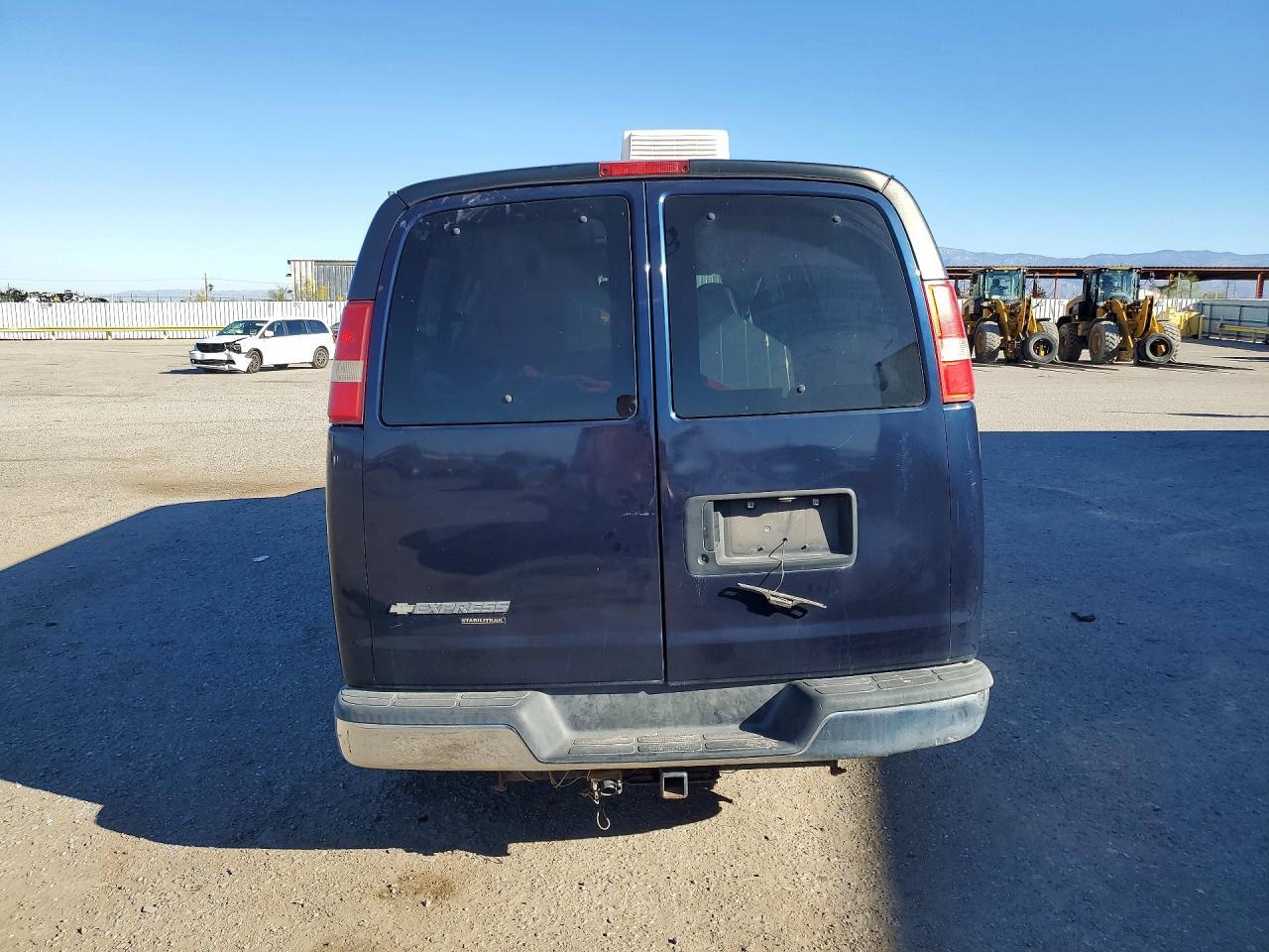 2008 Chevrolet Express G3500 - Image 6