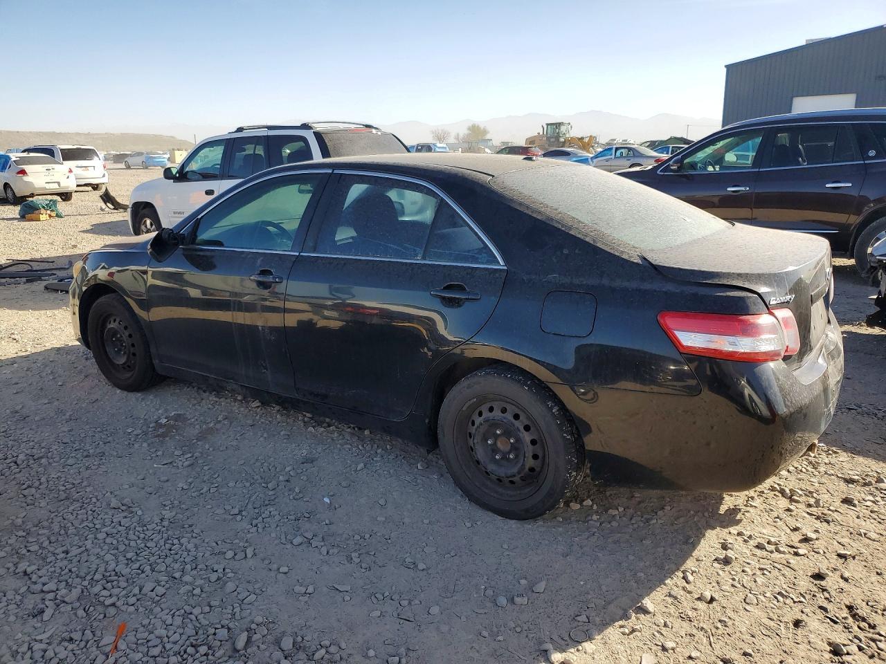2011 Toyota Camry Le - Фото 2