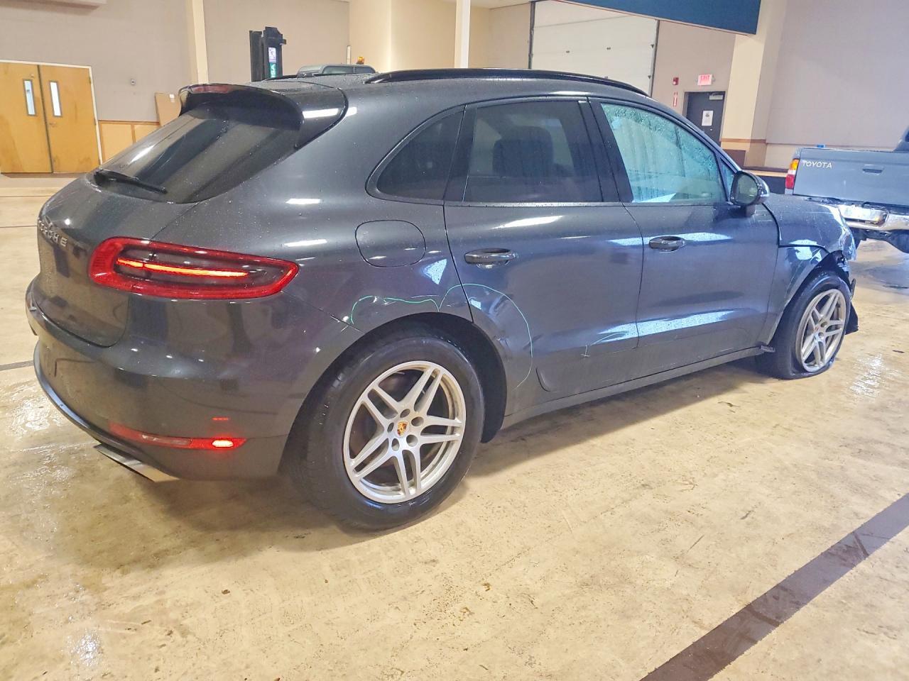 2018 Porsche Macan - Image 3