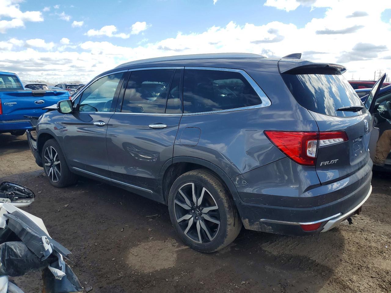 2019 Honda Pilot Elite - Image 2