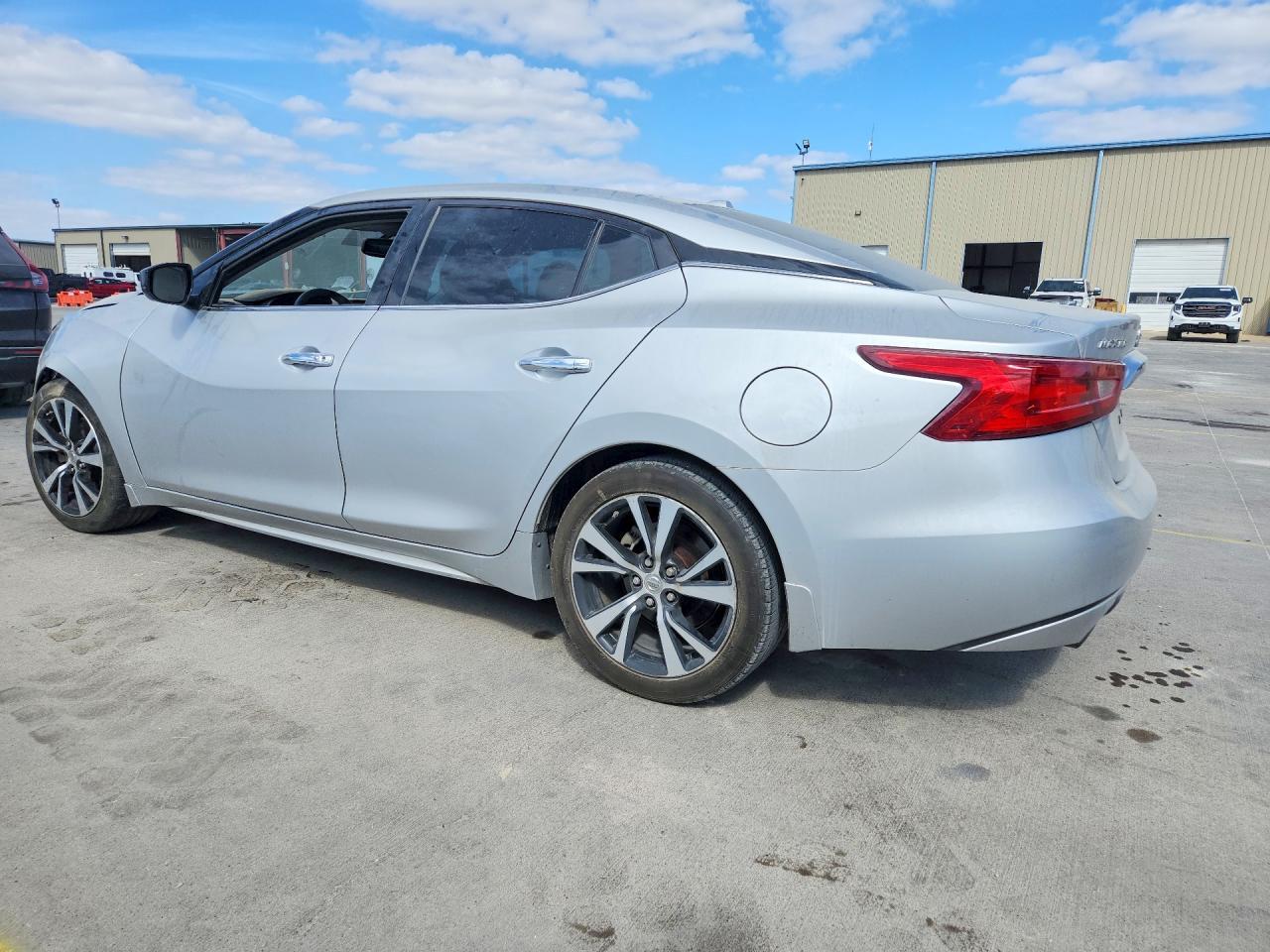2018 Nissan Maxima S - Image 2