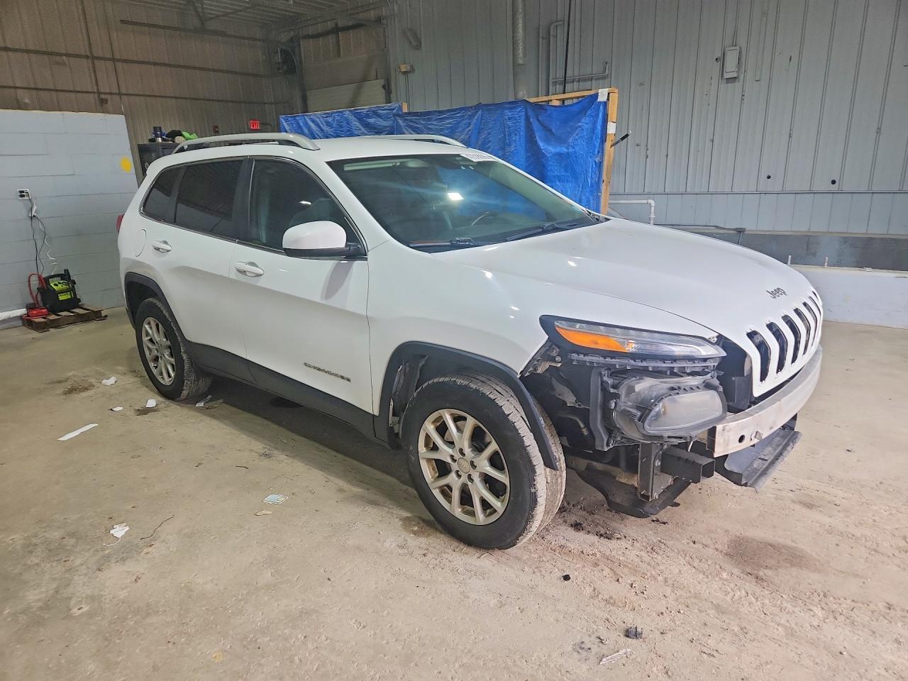 2016 Jeep Cherokee Latitude - Image 4