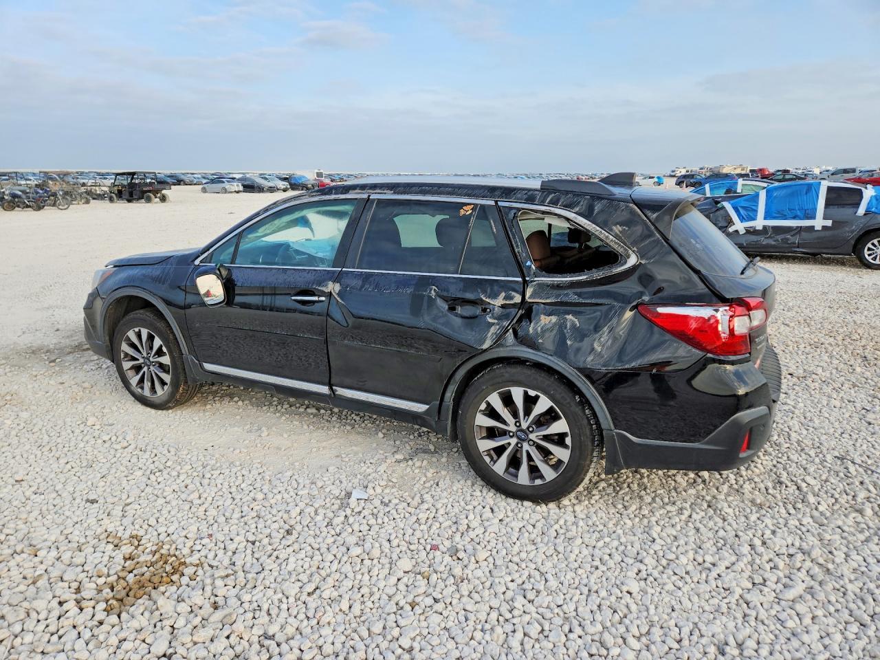 2018 Subaru Outback Touring - Фото 2