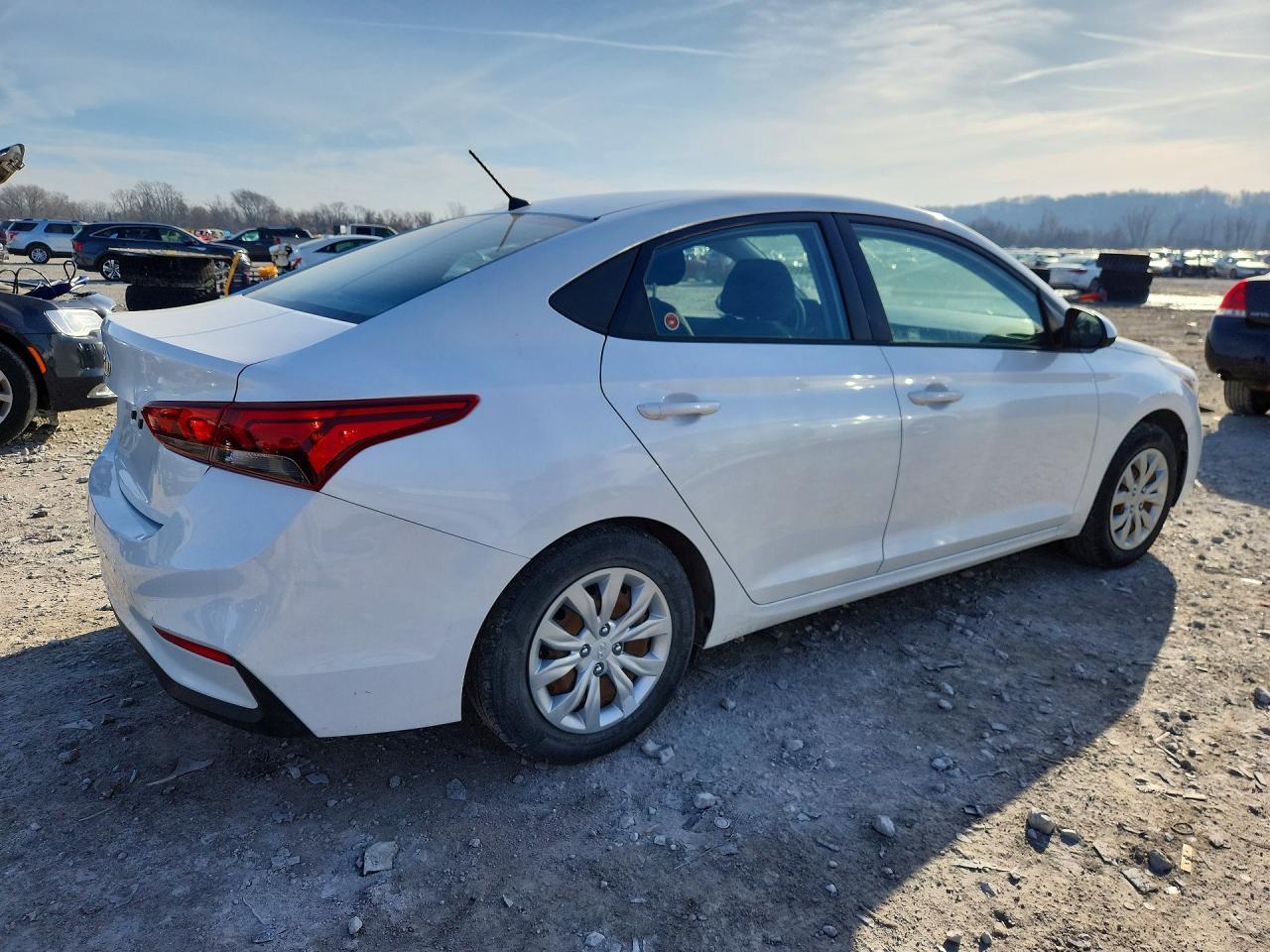 2019 Hyundai Accent - Фото 3