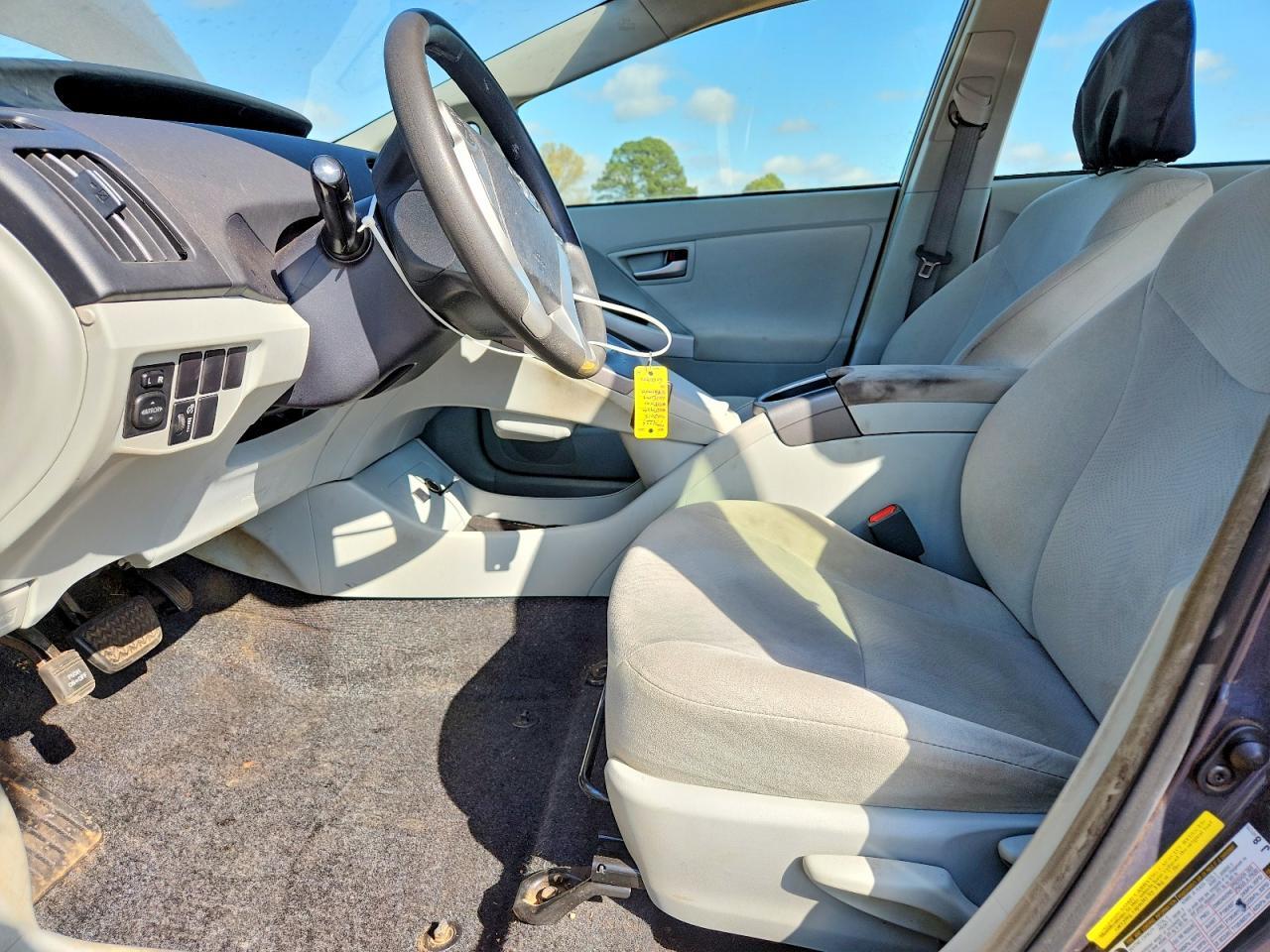 2015 Toyota Prius Two - Фото 7