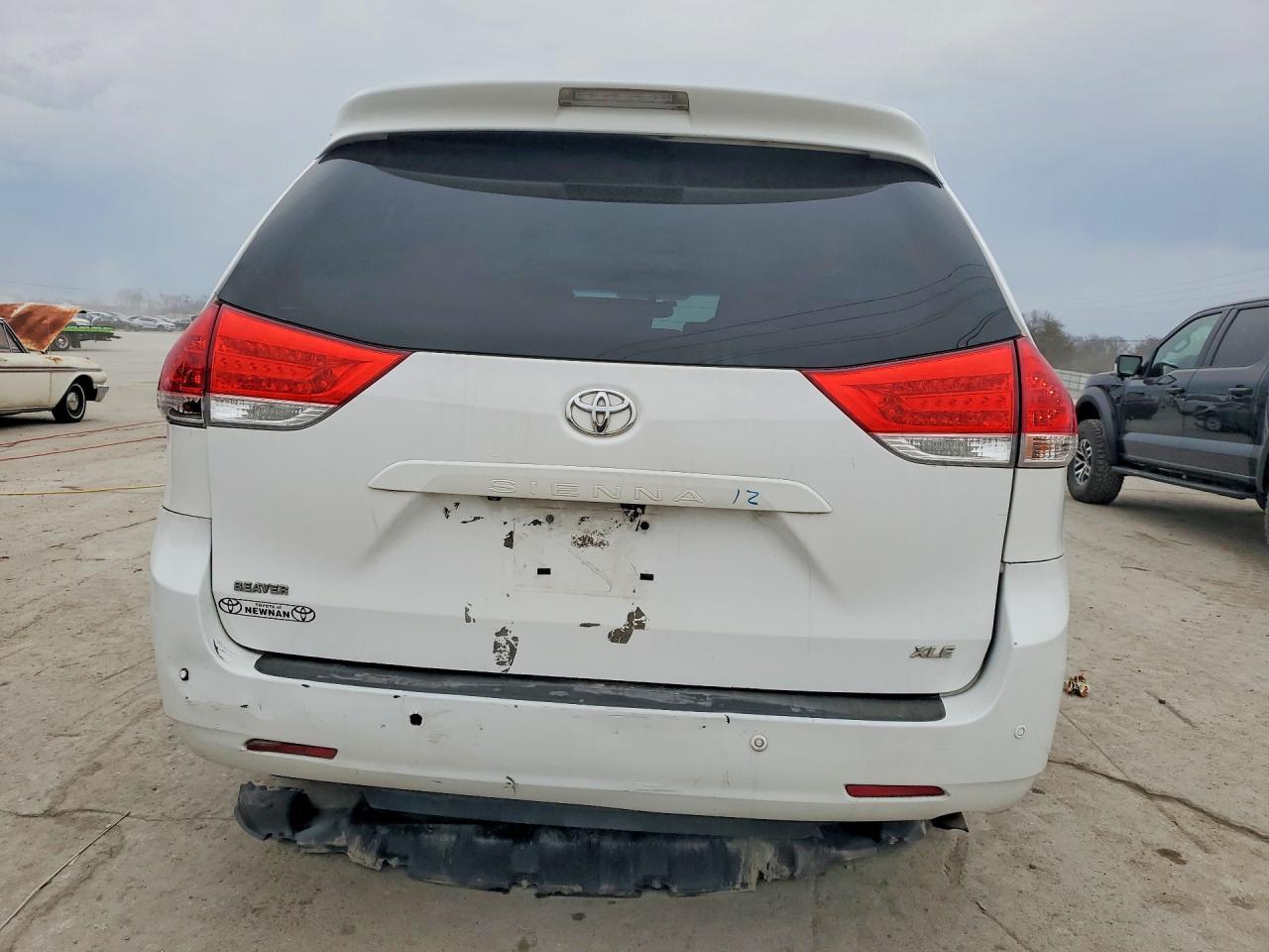 2013 Toyota Sienna Xle 7-Passenger - Фото 6