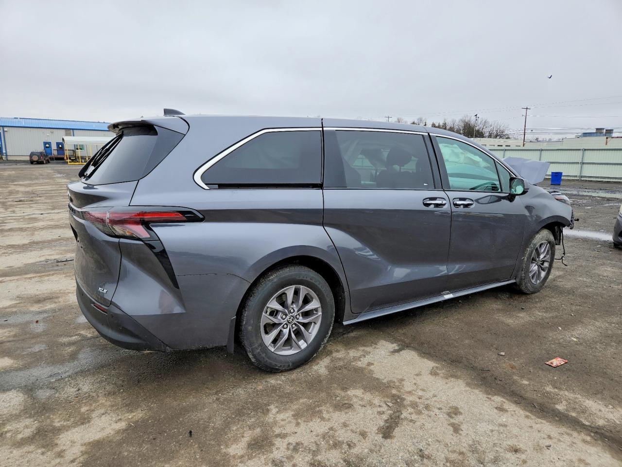 2025 Toyota Sienna Xle 7-Passenger - Фото 3