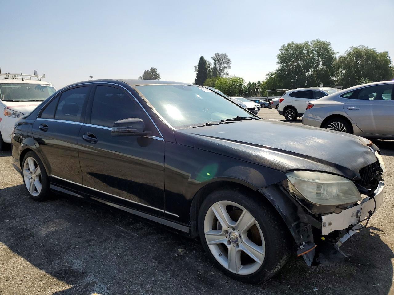2011 Mercedes-Benz C 300 - Фото 4