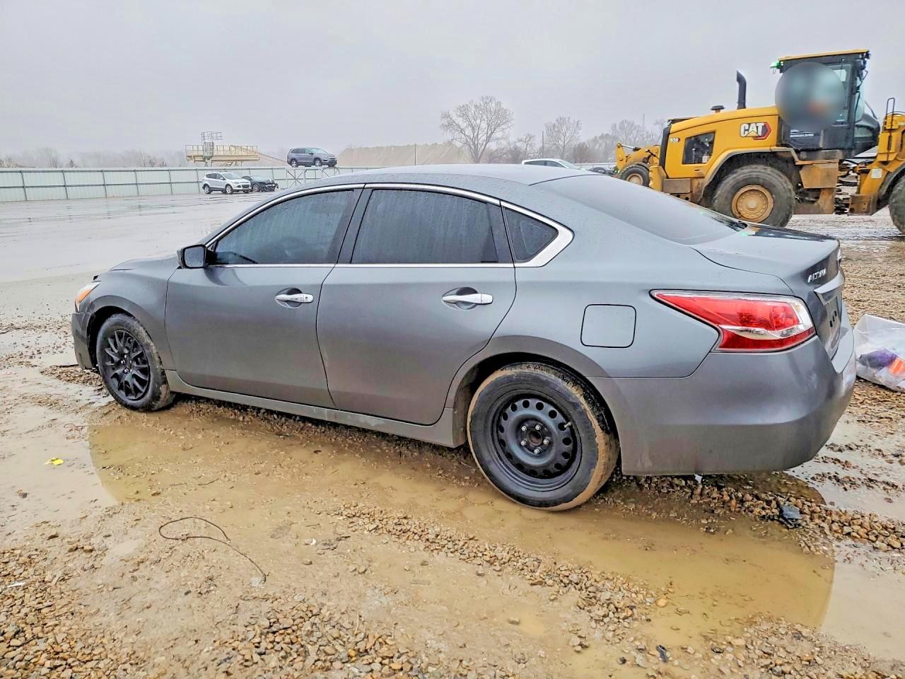 2015 Nissan Altima 2.5 S - Image 2