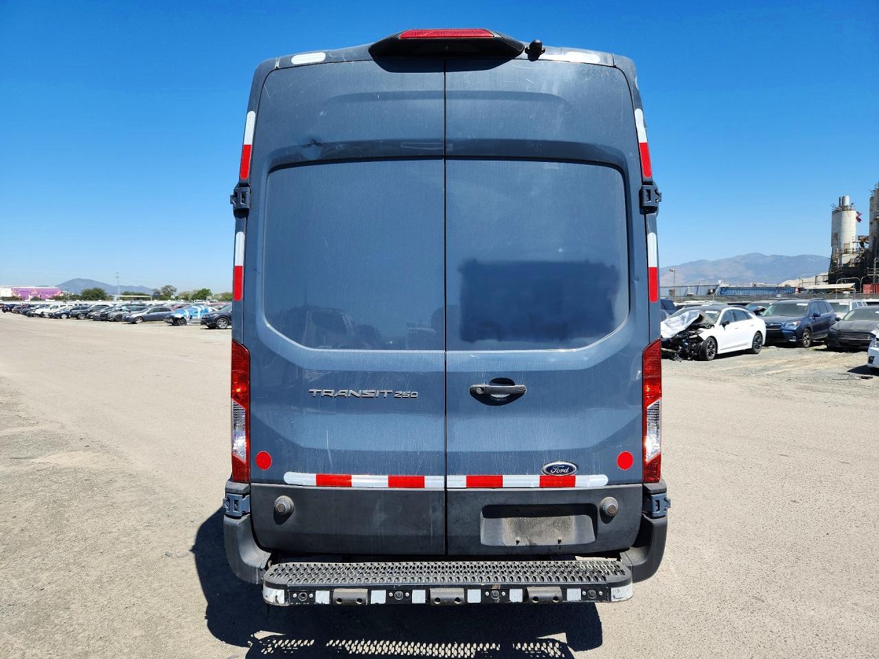 2021 Ford Transit T-250 Cargo ** R & D * Pri Fleet ** - Фото 6