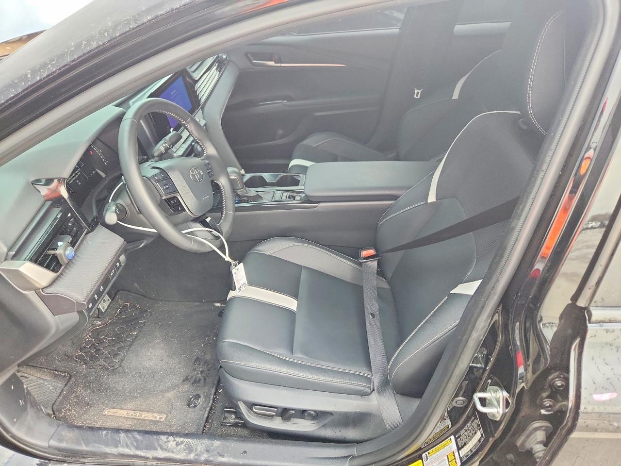 2025 Toyota Camry Se - Image 7