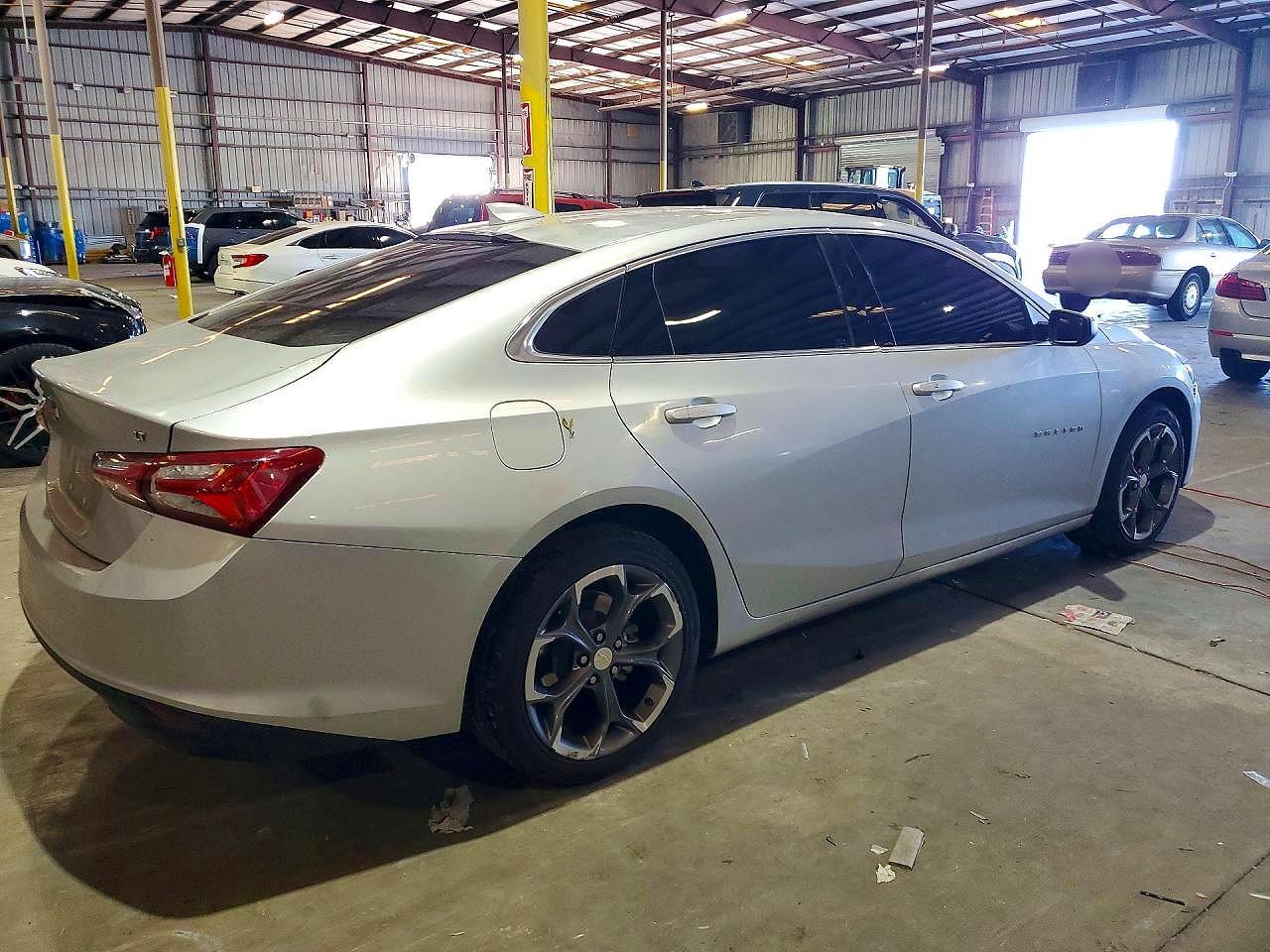 2022 Chevrolet Malibu Lt - Фото 3