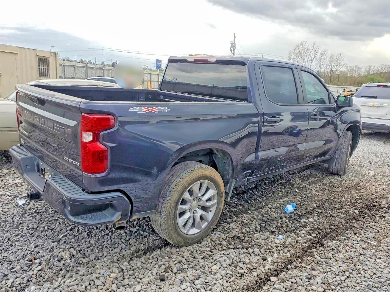 2022 Chevrolet Silverado K1500 Custom - Фото 3