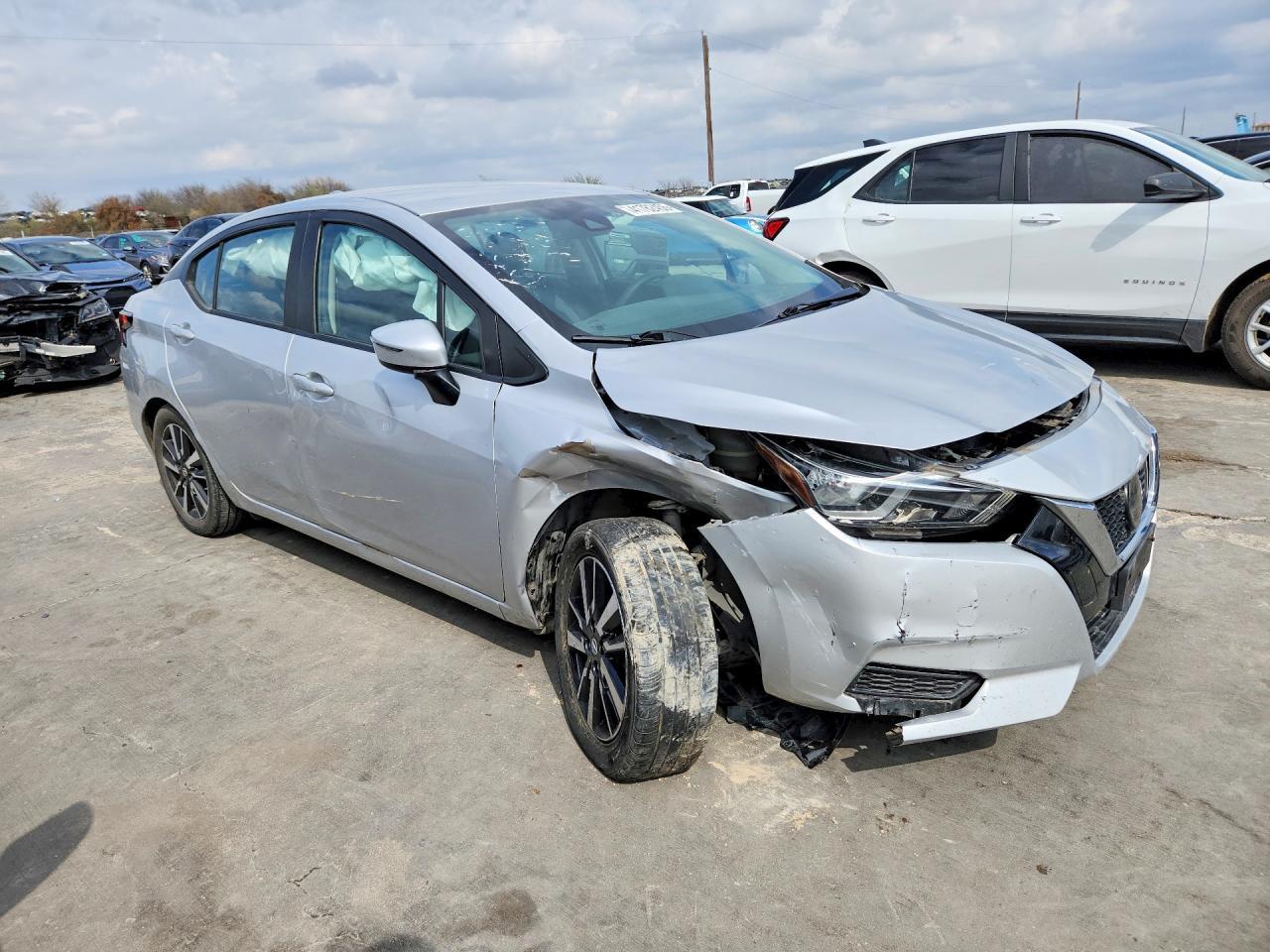 2021 Nissan Versa Sv - Image 4