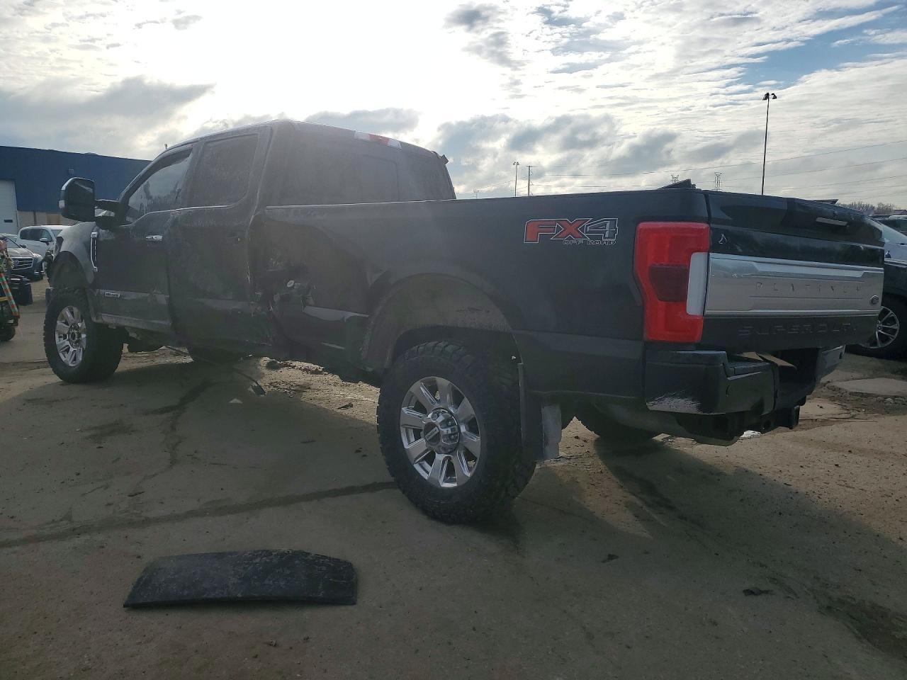 2017 Ford F350 Super Duty - Фото 2