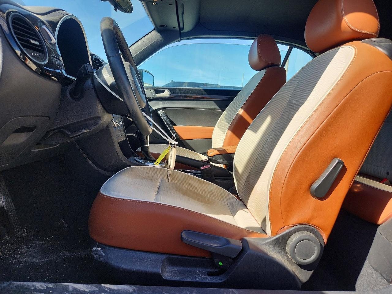 2015 Volkswagen Beetle 1.8T - Image 7