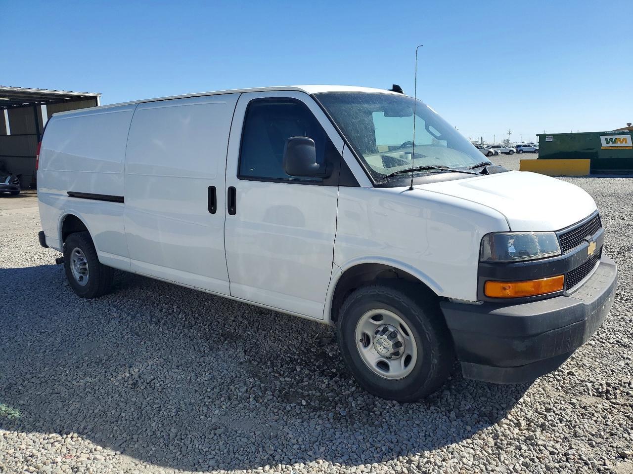 2018 Chevrolet Express 2500 Delivery Van - Image 4