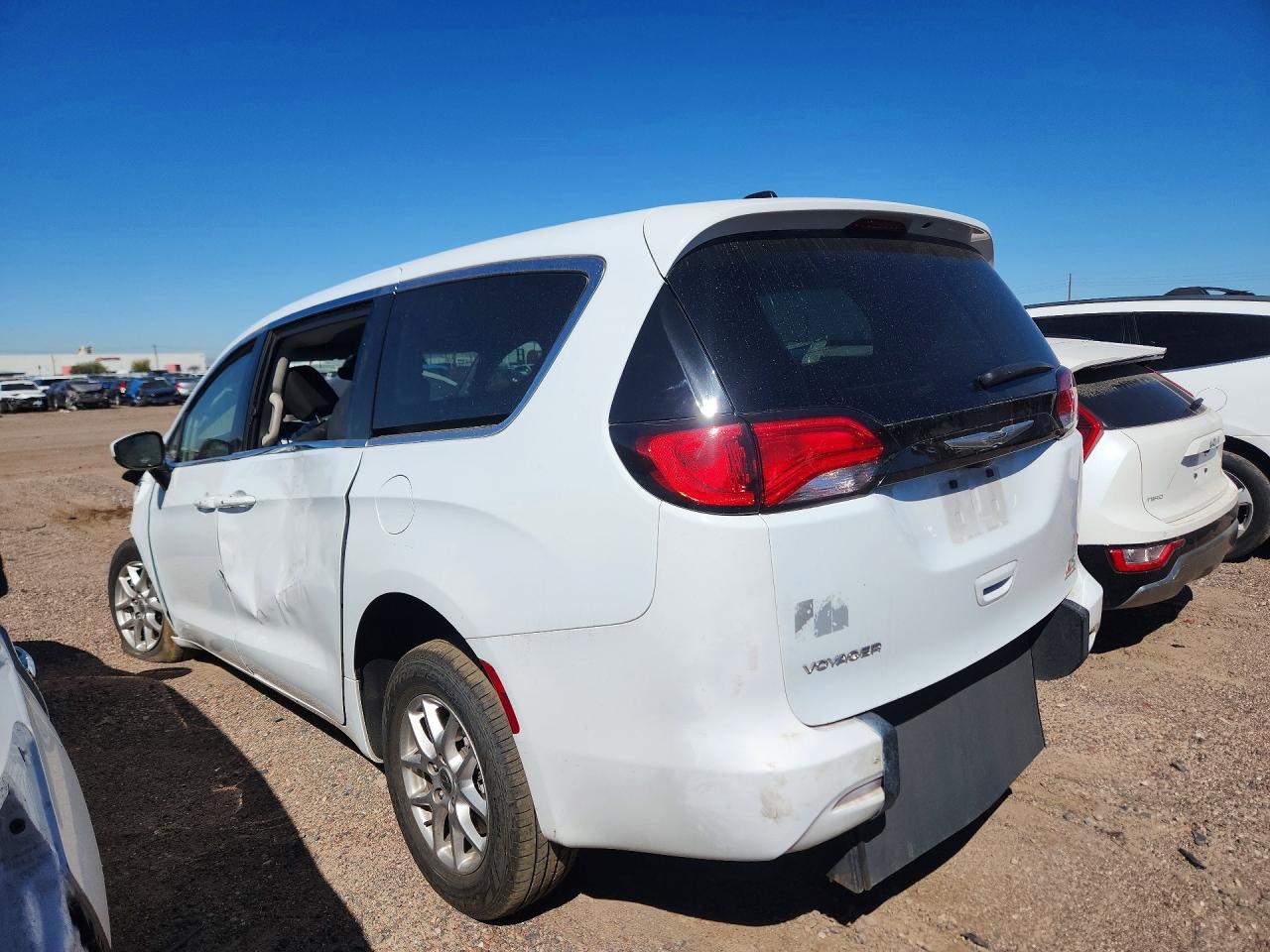 2023 Chrysler Voyager Lx - Image 2