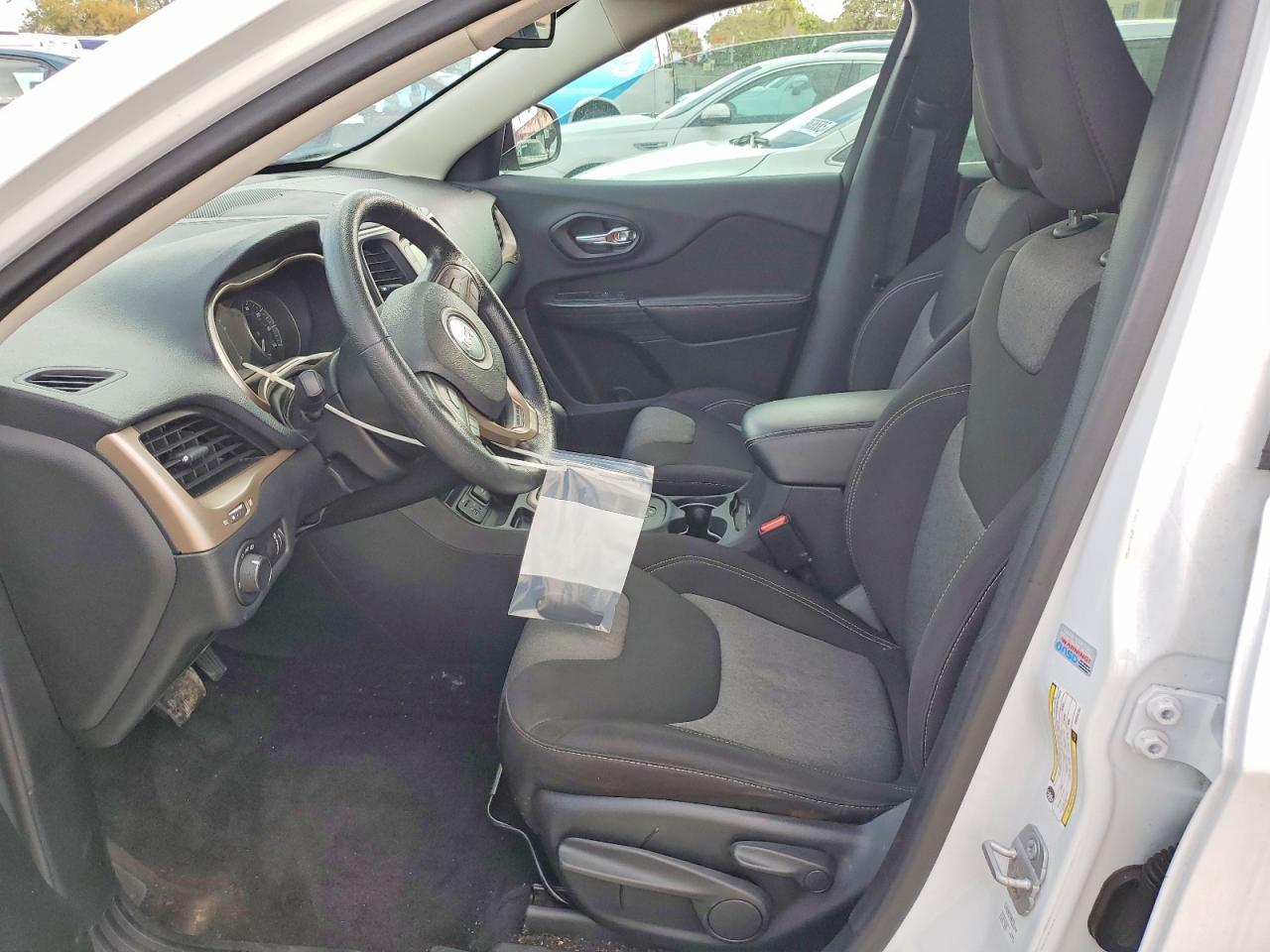 2014 Jeep Cherokee Sport - Фото 7