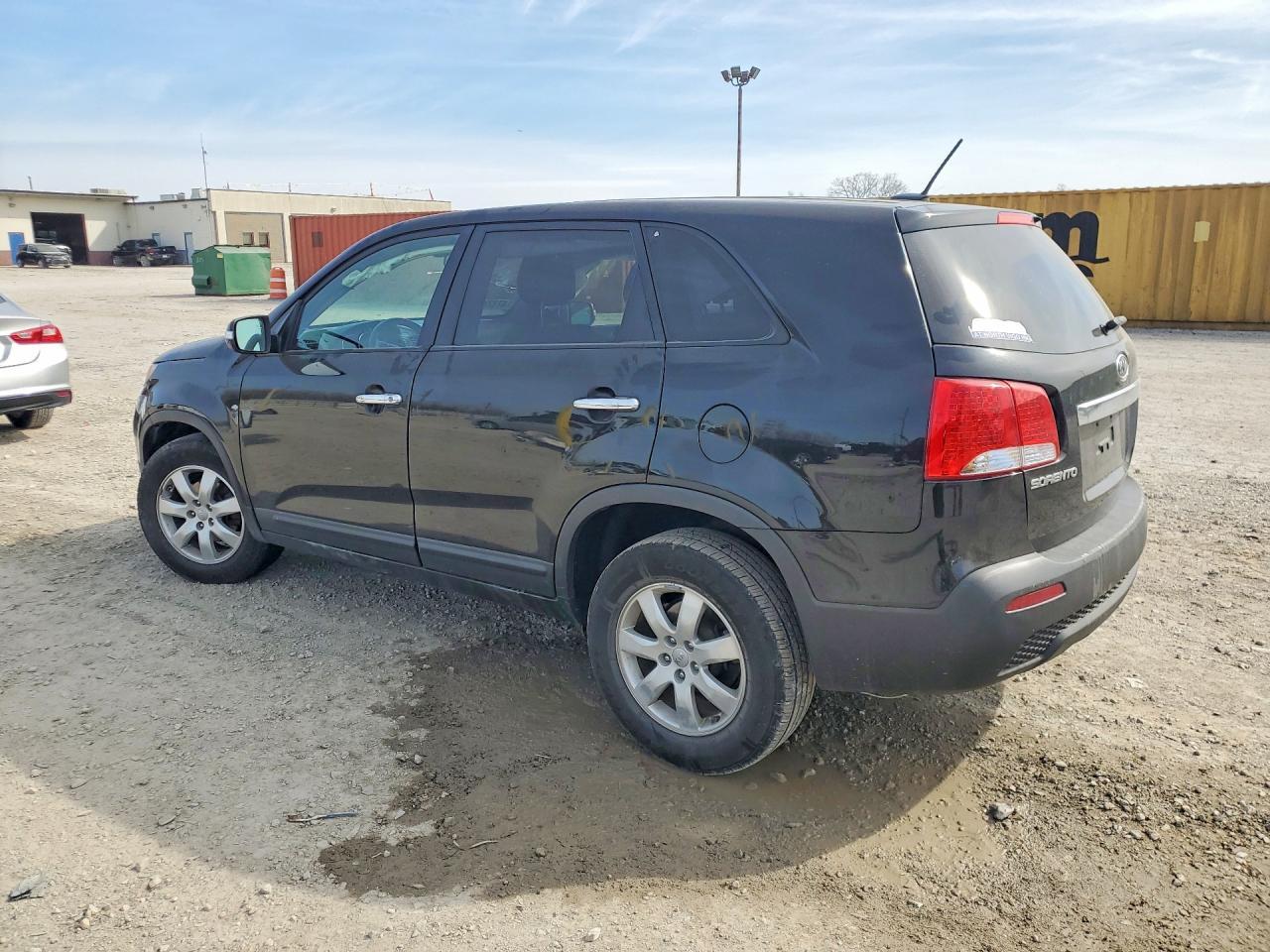 2013 Kia Sorento Lx - Image 2