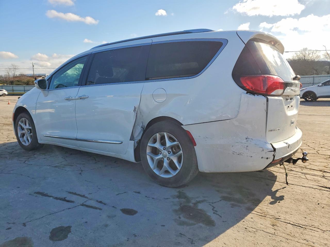 2020 Chrysler Pacifica Limited - Image 2