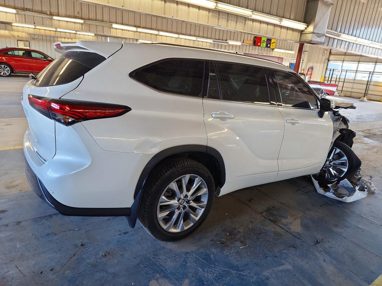 2020 Toyota Highlander Limited - Фото 3