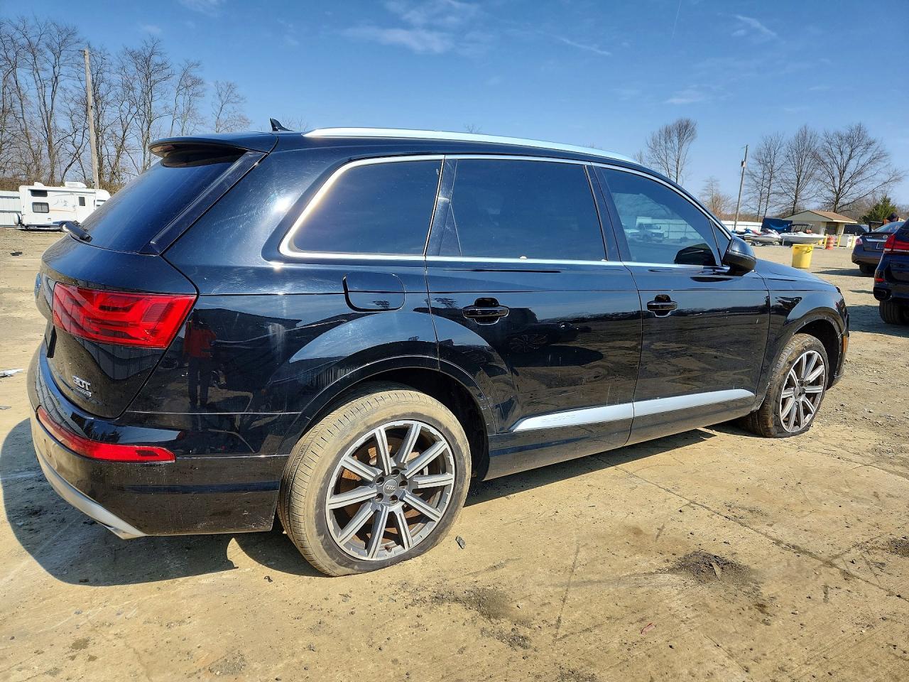 2017 Audi Q7 Premium Plus V6 - Image 3