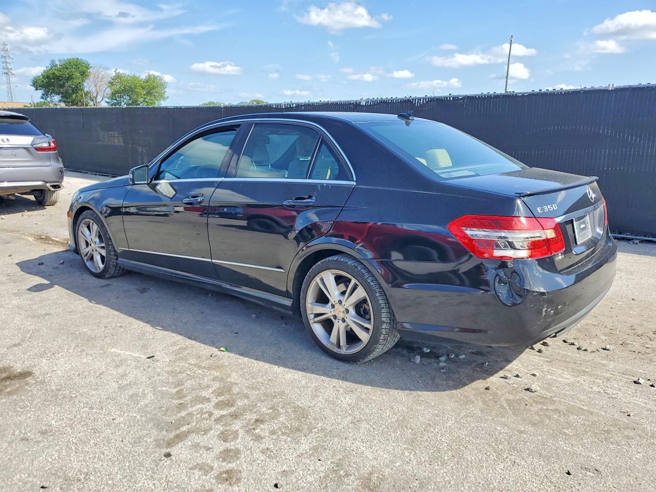 2013 Mercedes-Benz E-Class - Фото 2
