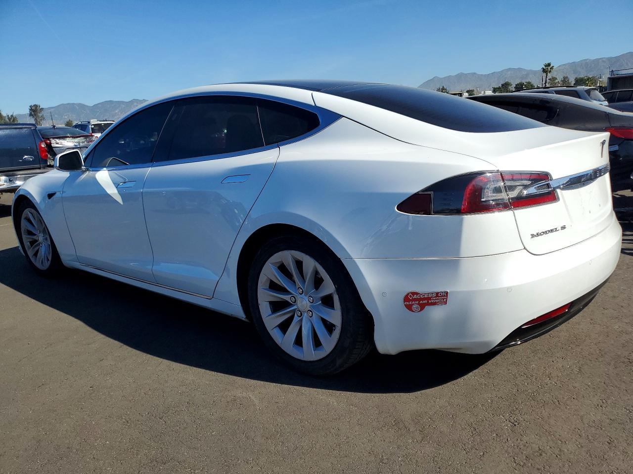 2016 Tesla Model S - Image 2