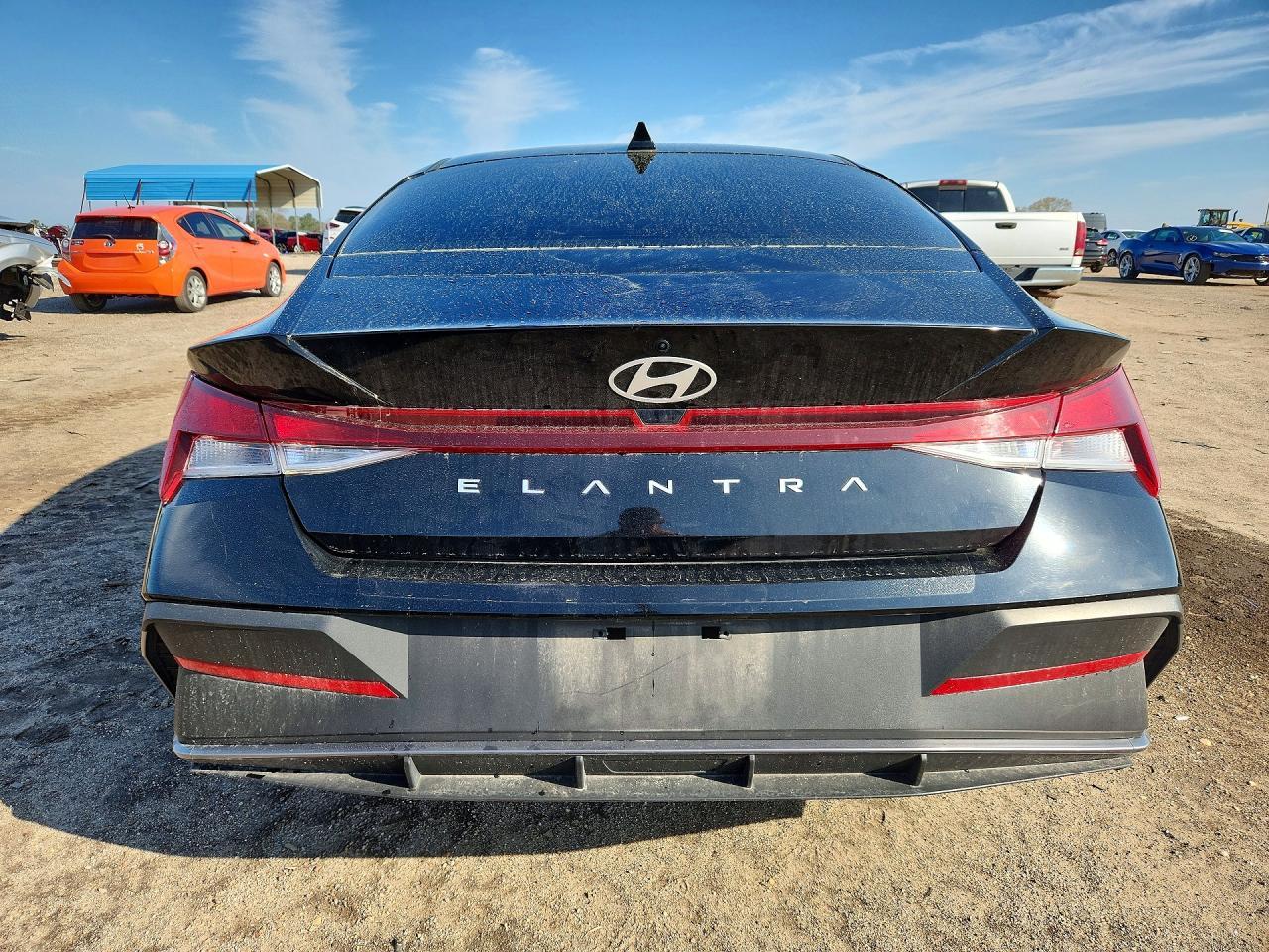 2024 Hyundai Elantra Se - Фото 6
