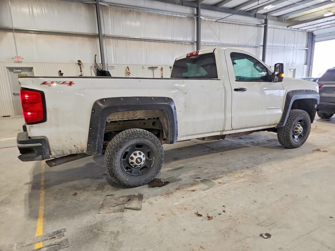 2015 Chevrolet Silverado K2500 Heavy Duty - Image 3