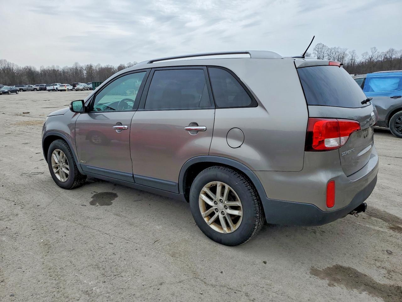 2015 Kia Sorento - Image 2