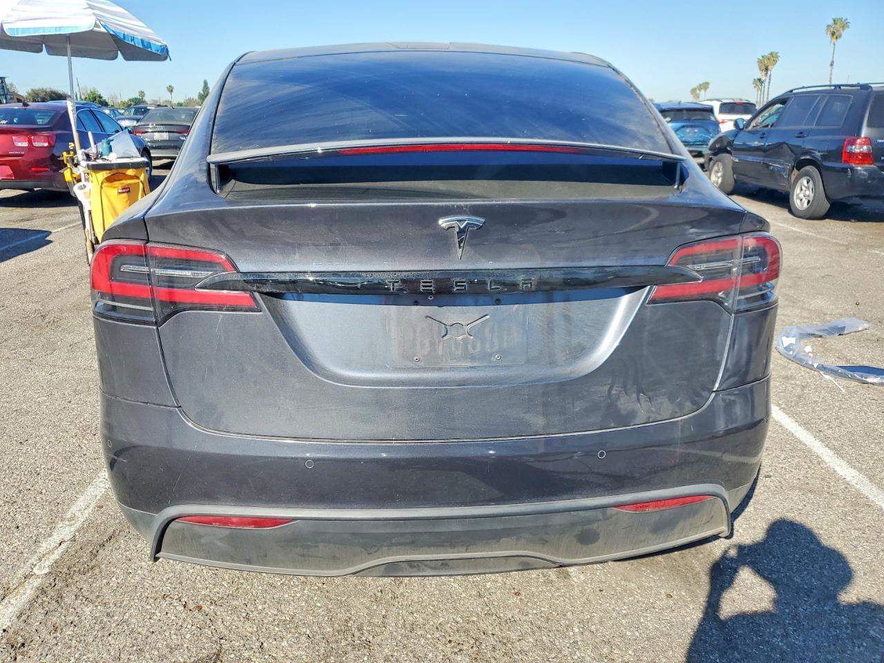 2022 Tesla Model X - Image 6