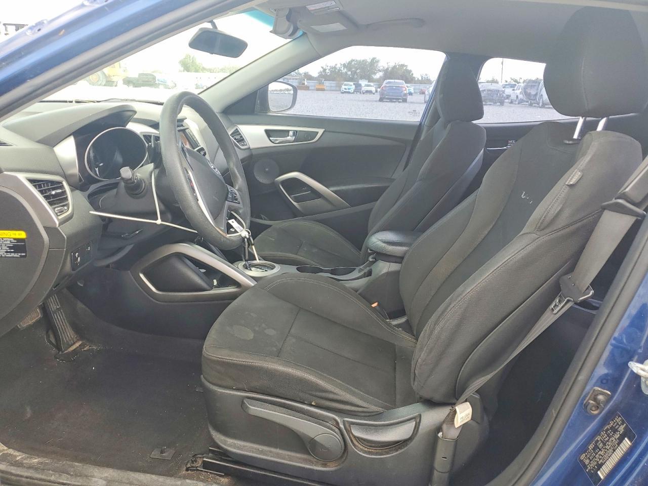 2016 Hyundai Veloster Base - Фото 7