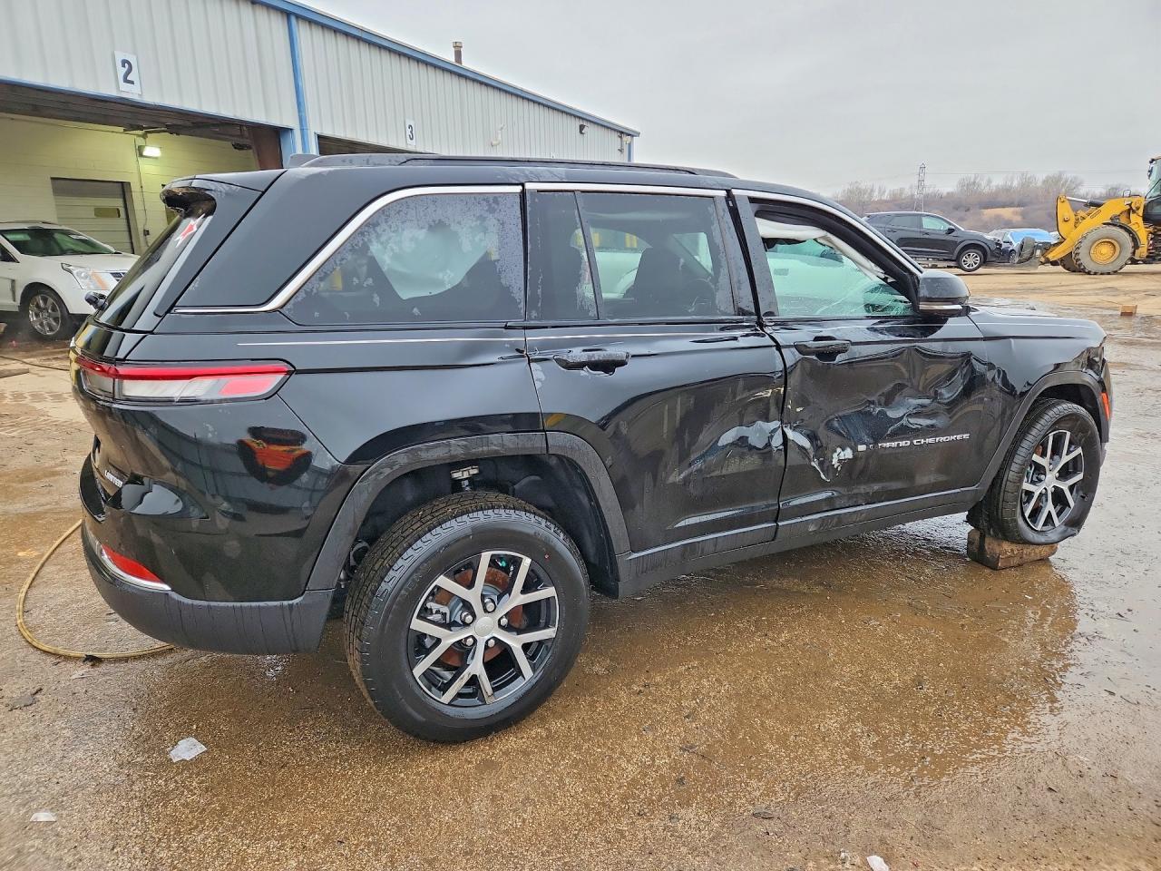 2025 Jeep Grand Cherokee Limited - Image 3