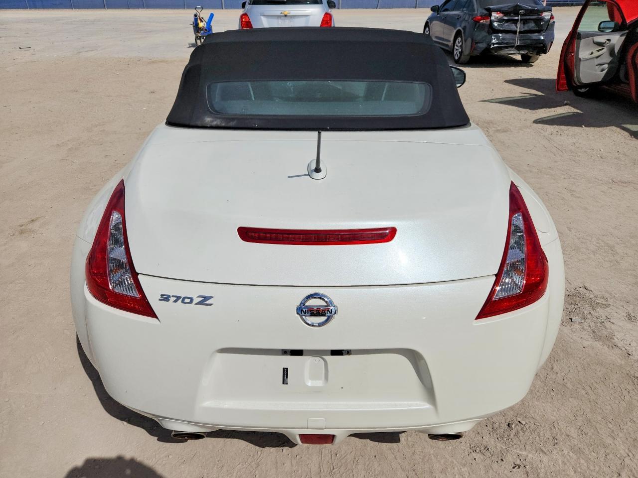 2017 Nissan 370Z Roadster - Фото 6