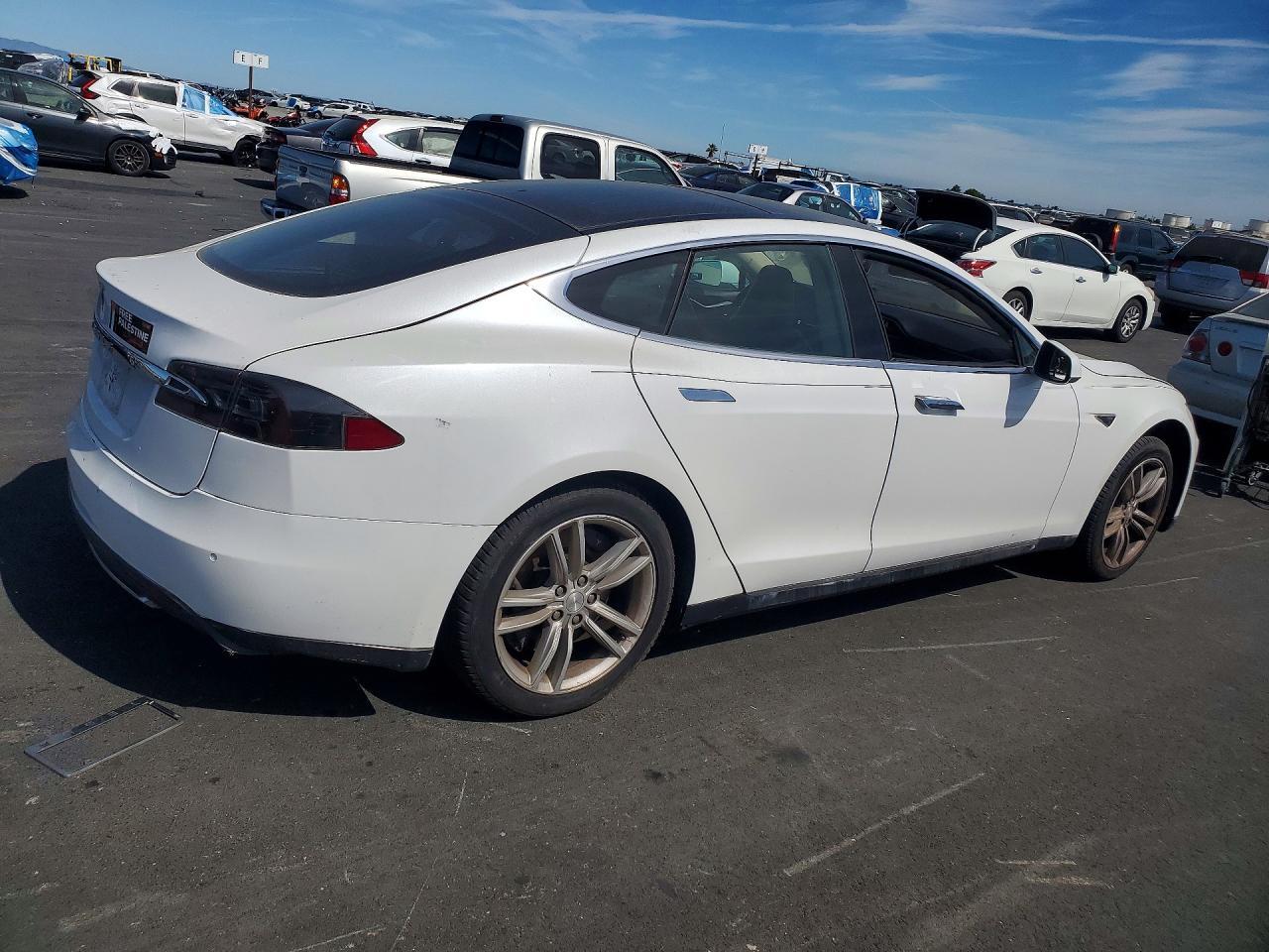 2014 Tesla Model S - Фото 3