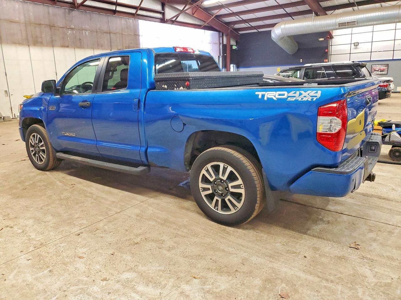 2018 Toyota Tundra Sr5 - Фото 2