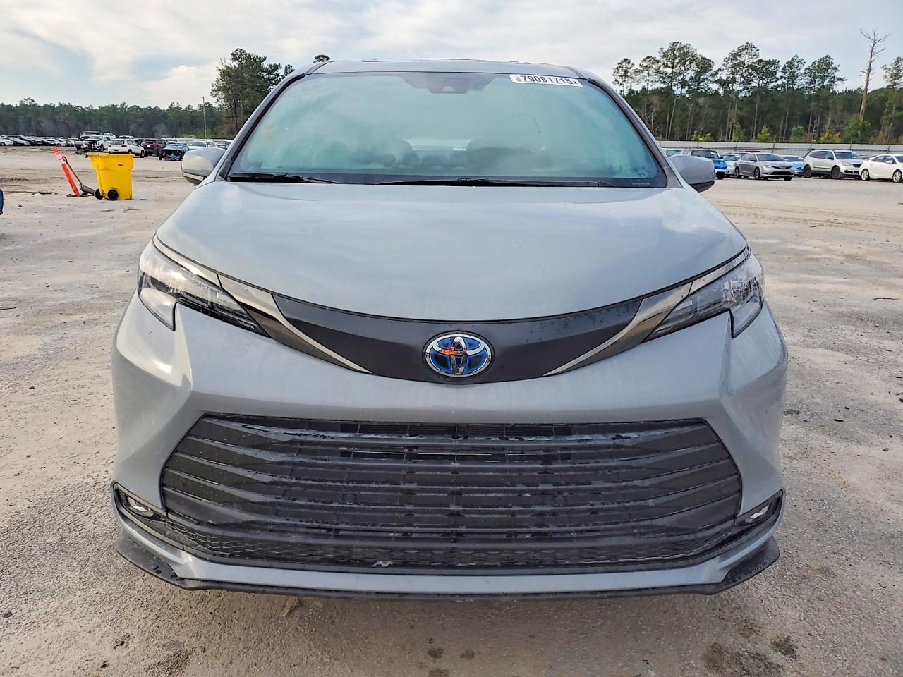 2024 Toyota Sienna Woodland Edition - Фото 5