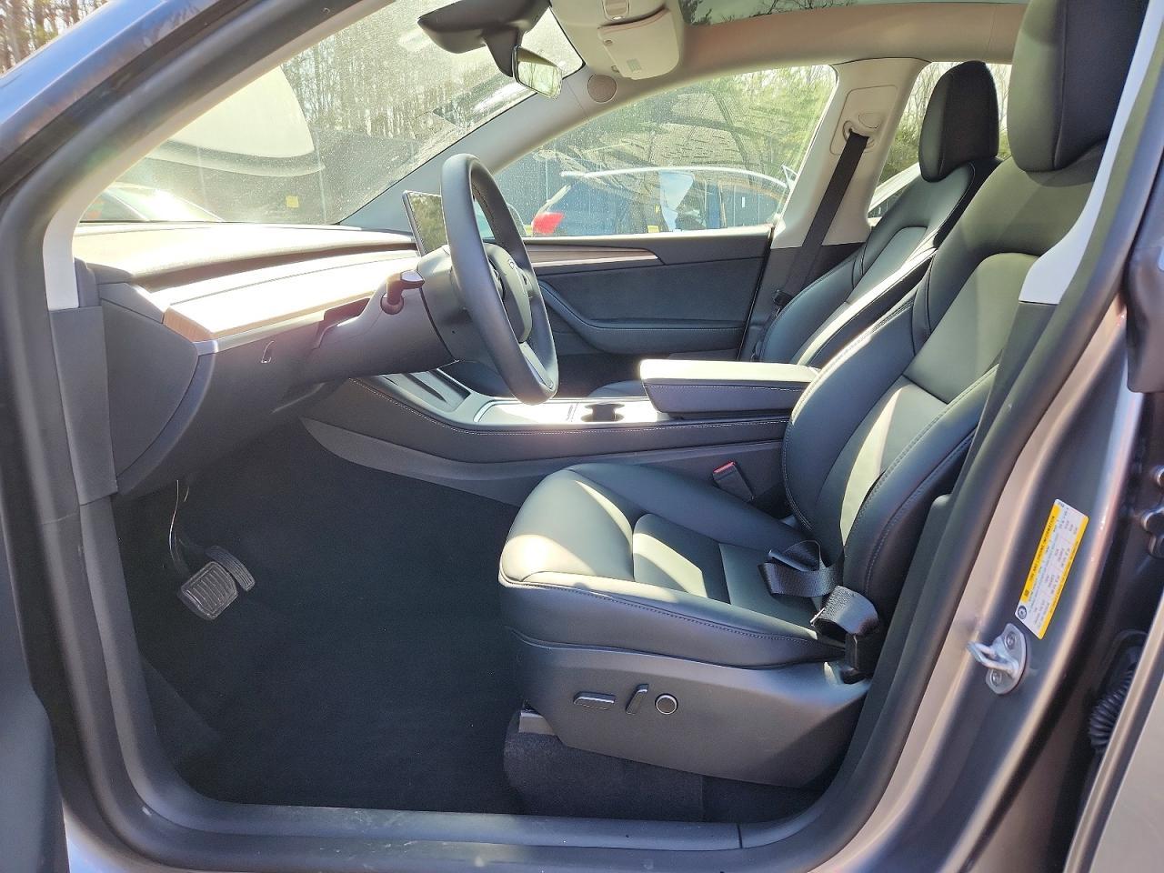 2024 Tesla Model Y - Image 7