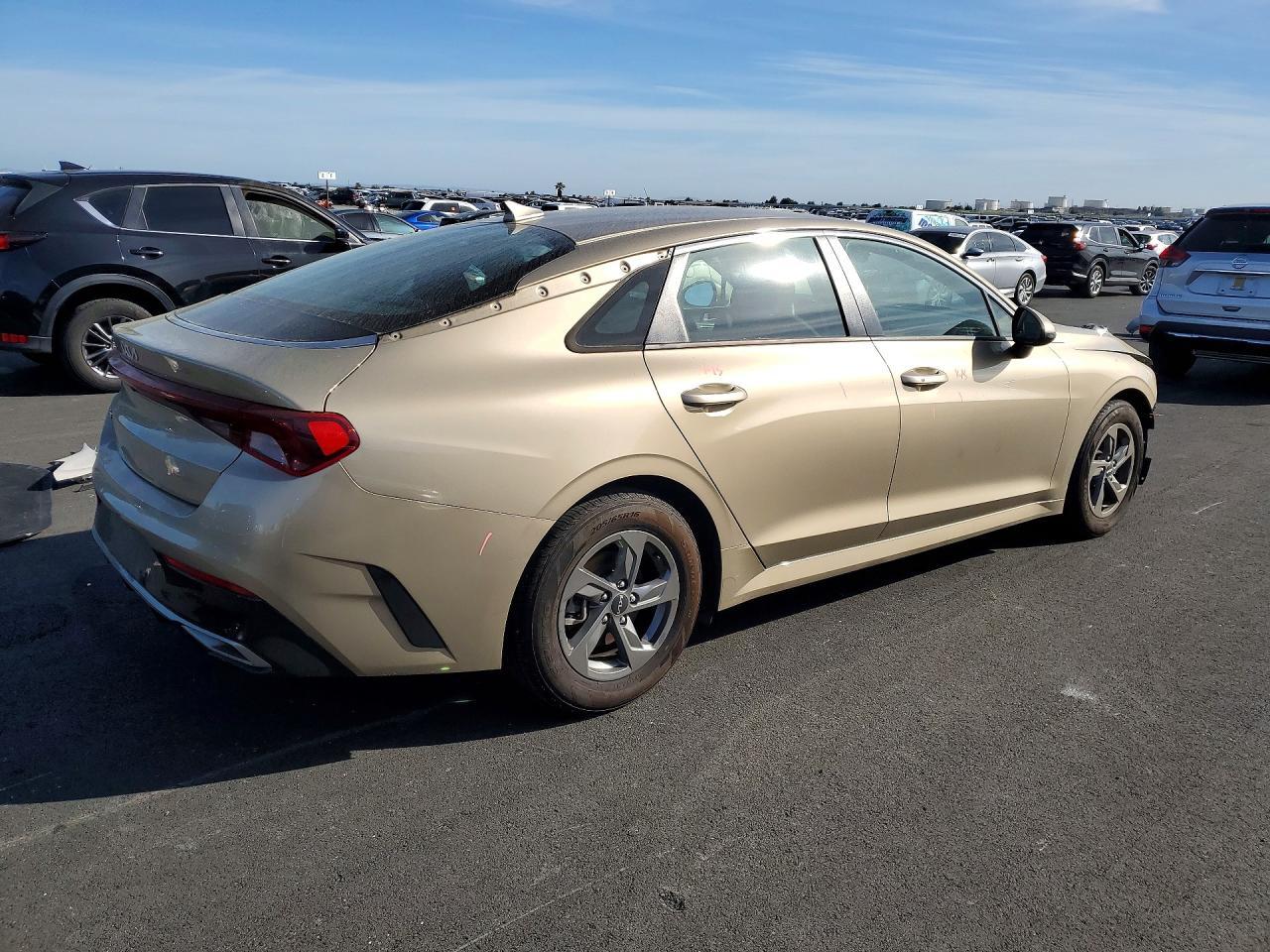 2022 Kia K5 Lxs - Image 3
