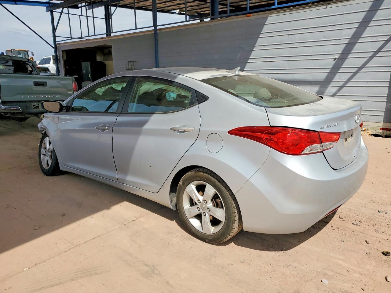 2013 Hyundai Elantra Gls - Фото 2